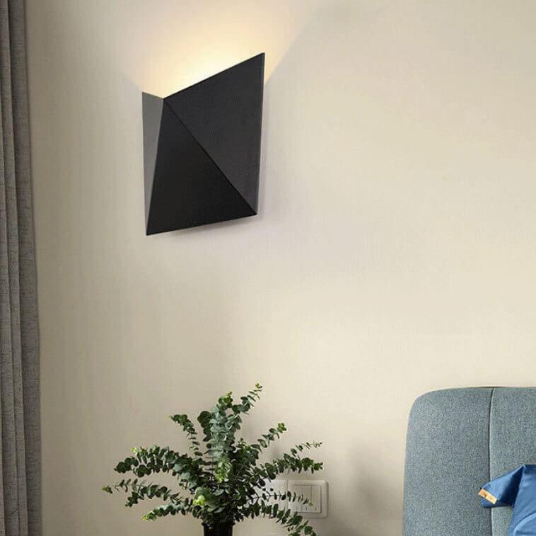 Rynx | Modern minimalist Origami-LED wall lamp with 1 light