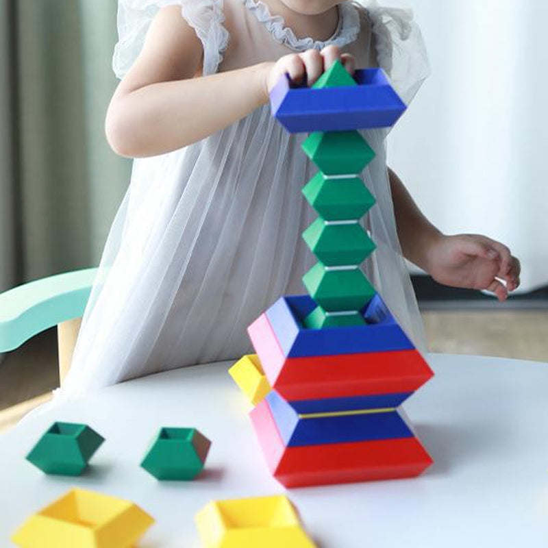 Rynx | Pyramids that stack the blocks
