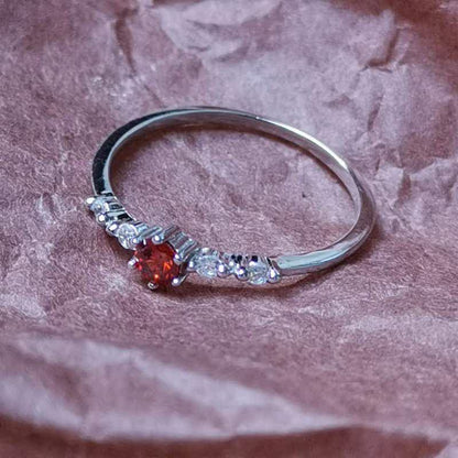 RYNX | 18K Gold Garnet Stone Ring - A Touch of Elegance