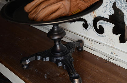 Rynx | Embellished metal pedestal