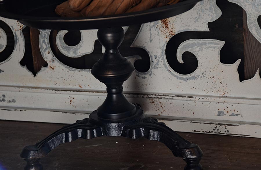 Rynx | Embellished metal pedestal
