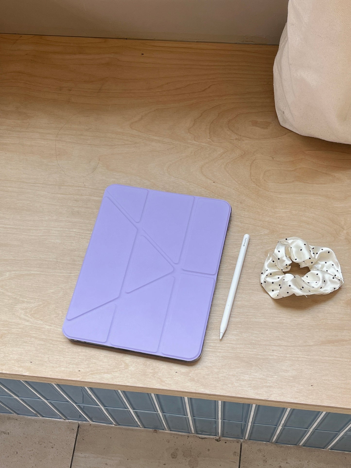 Rynx | Pastel Origami Stand iPad Case Slim Magnetic Foldable Stand