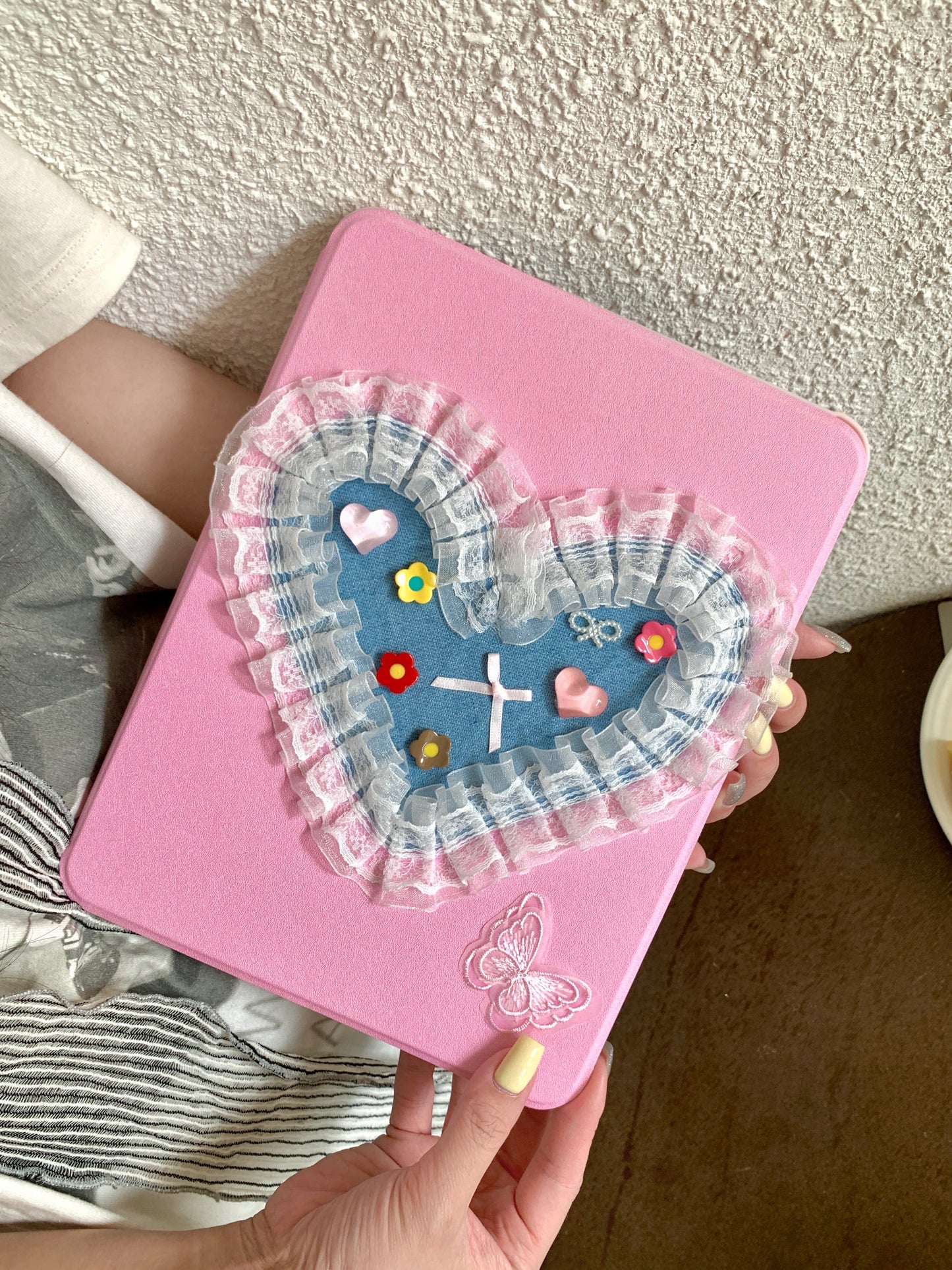 Rynx | Cute pink iPad case with heart lace design – Floral stand case