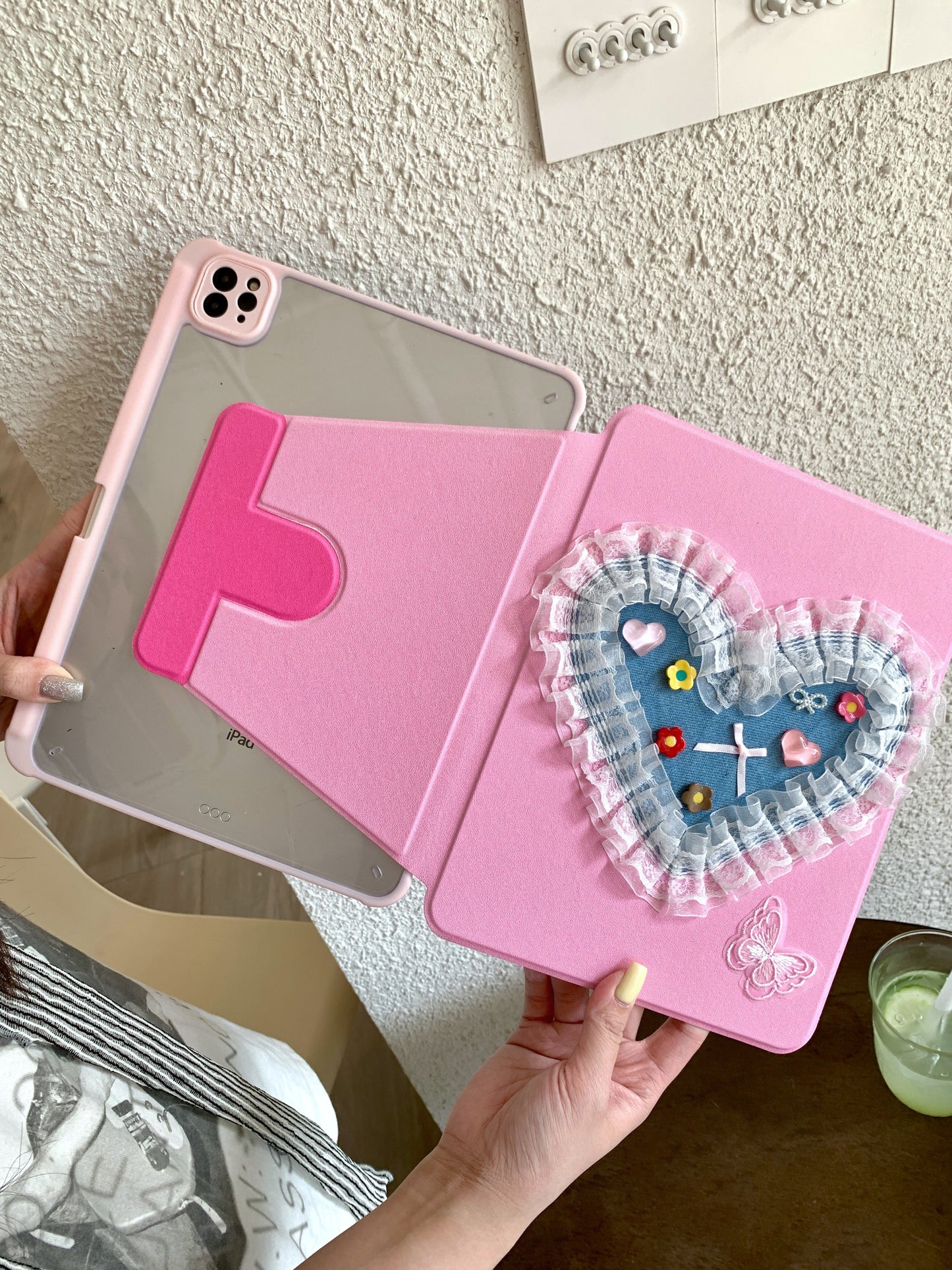 Rynx | Cute pink iPad case with heart lace design – Floral stand case