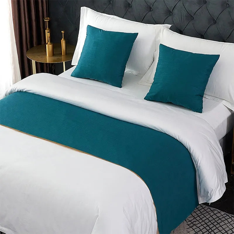 Rynx | 1 piece bed runner + 2 matching pillow covers