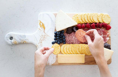 Rynx | Eco-friendly acacia wood cutting board