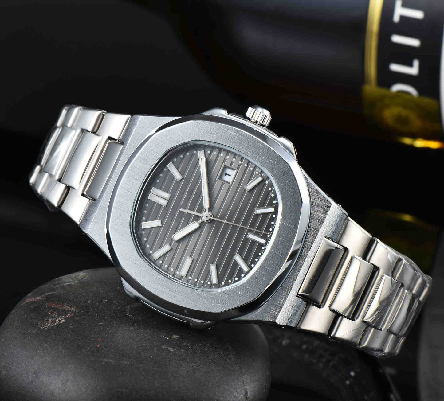 Rynx | Three-hand quartz seconds go date steel strap watch