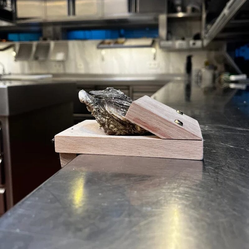 RYNX | Oyster Opening Clamp