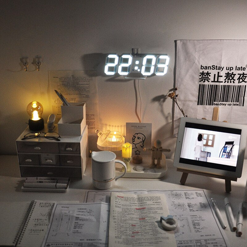 Rynx | LED-Digital Wall Clock - Temperature and Alarm