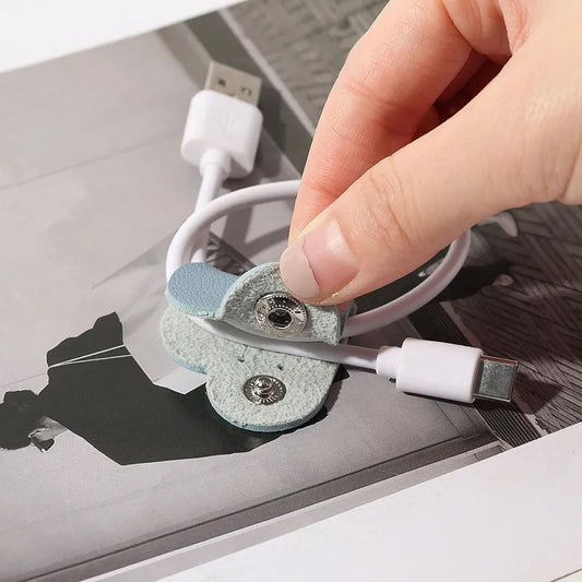 Rynx | Heart Cable Organizer
