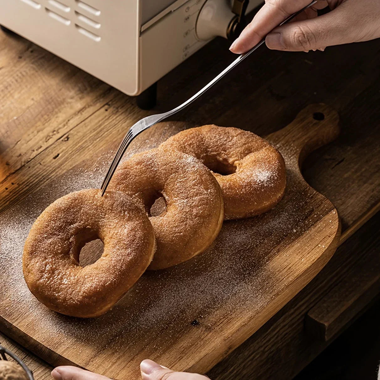 Rynx | ChopMaster - Elegant wooden cutting board for versatile use in the kitchen