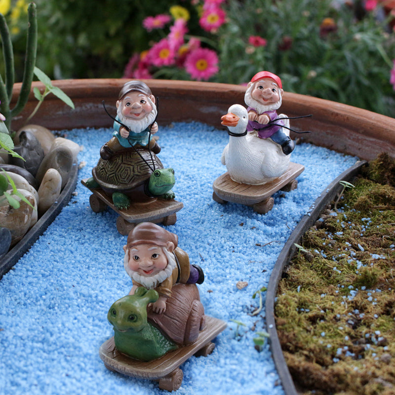 Rynx | 3 Pcs - Skateboarding Gnome Figur