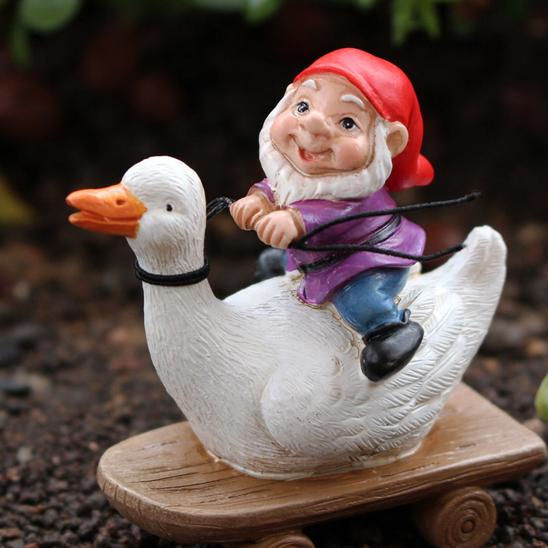 Rynx | 3 Pcs - Skateboarding Gnome Figur