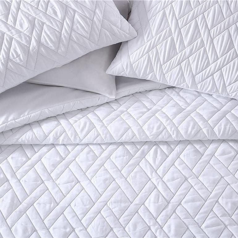 Rynx | 3-Piece: Embossed Quilted Larch Bedspread Set
