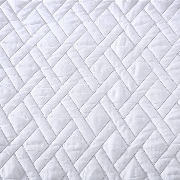 Rynx | 3-Piece: Embossed Quilted Larch Bedspread Set