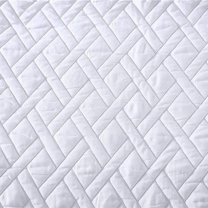 Rynx | 3-Piece: Embossed Quilted Larch Bedspread Set
