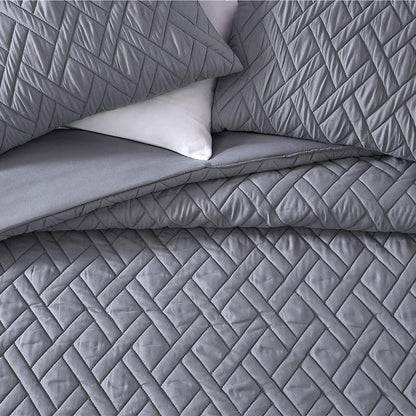 Rynx | 3-Piece: Embossed Quilted Larch Bedspread Set