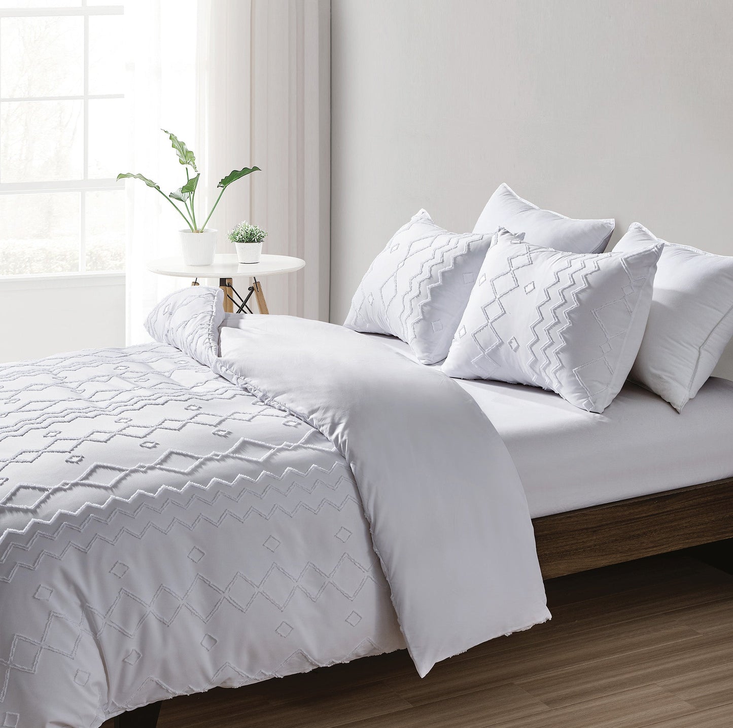 Rynx | 3-piece set: Bibb Home tufted cut duvet bedding