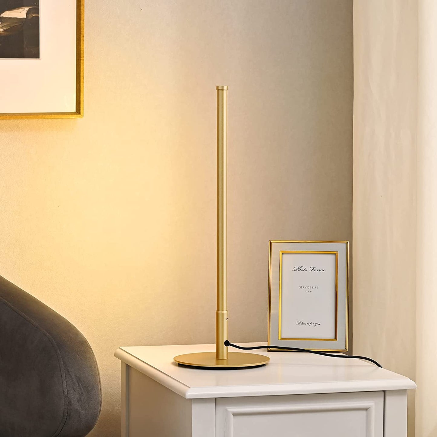 Rynx | Golden Table Lamp with Minimalist Design