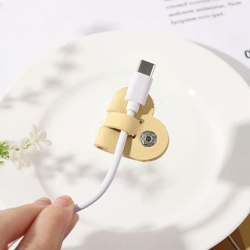 Rynx | Heart Cable Organizer