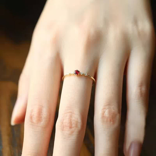 RYNX | 18K Gold Garnet Stone Ring - A Touch of Elegance