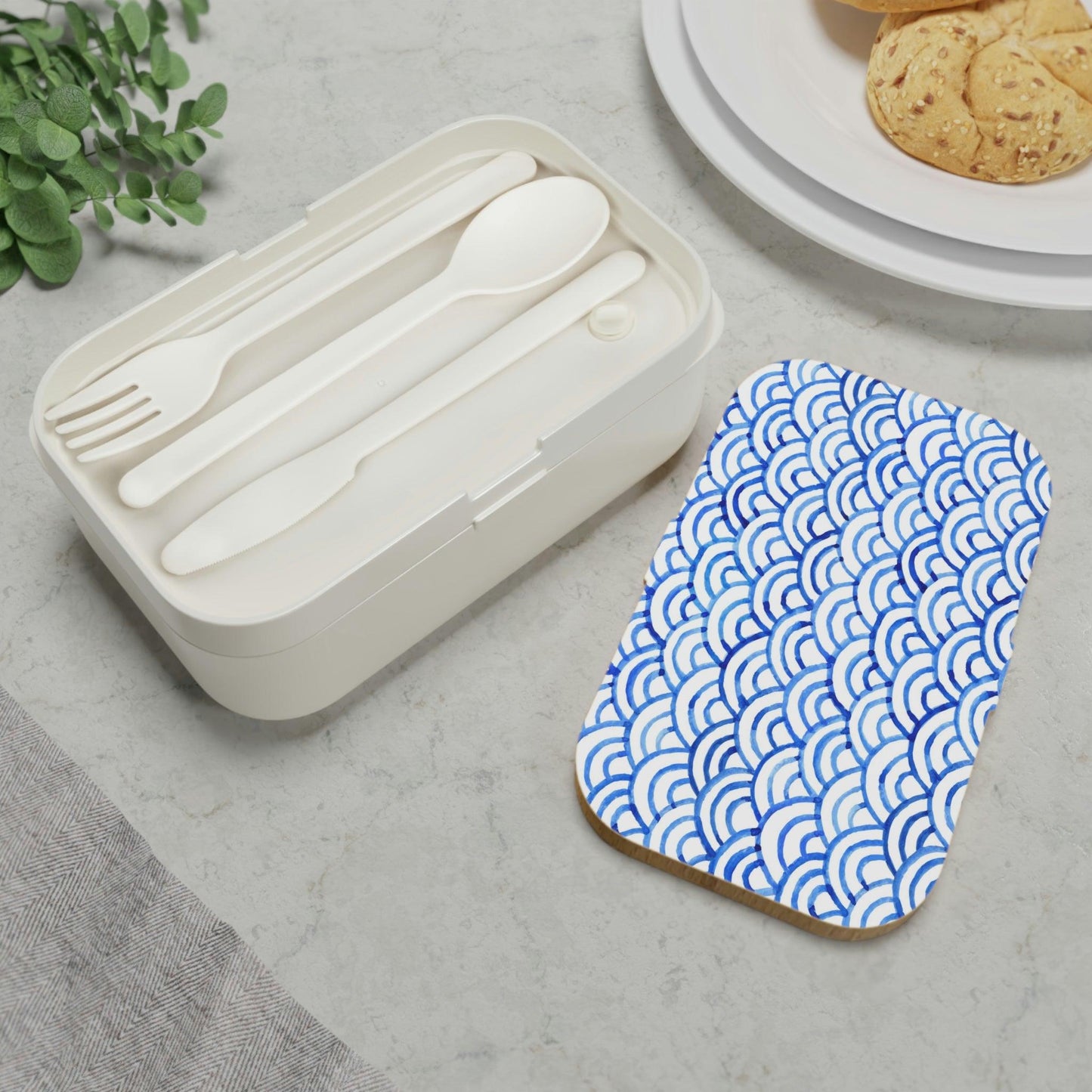 Rynx | Stylish customizable wooden lid bento box for trendy on-the-go eating