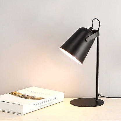 Rynx | LumiTouch – Minimalist Table Lamp with Tripod Base and Touch Control