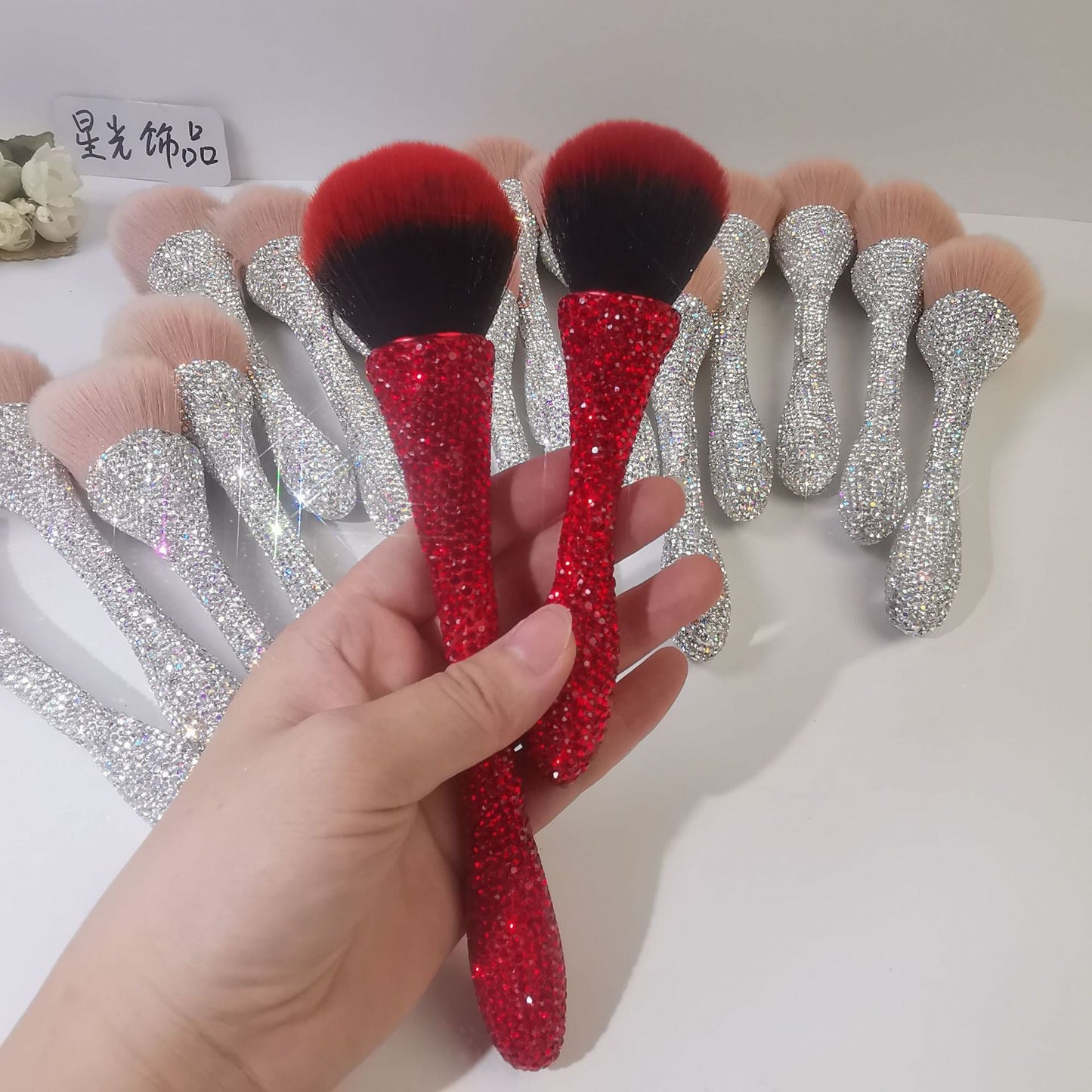 Rynx | Diamond-Studded Mini Small Waist Makeup Brush Simple Beauty Tool