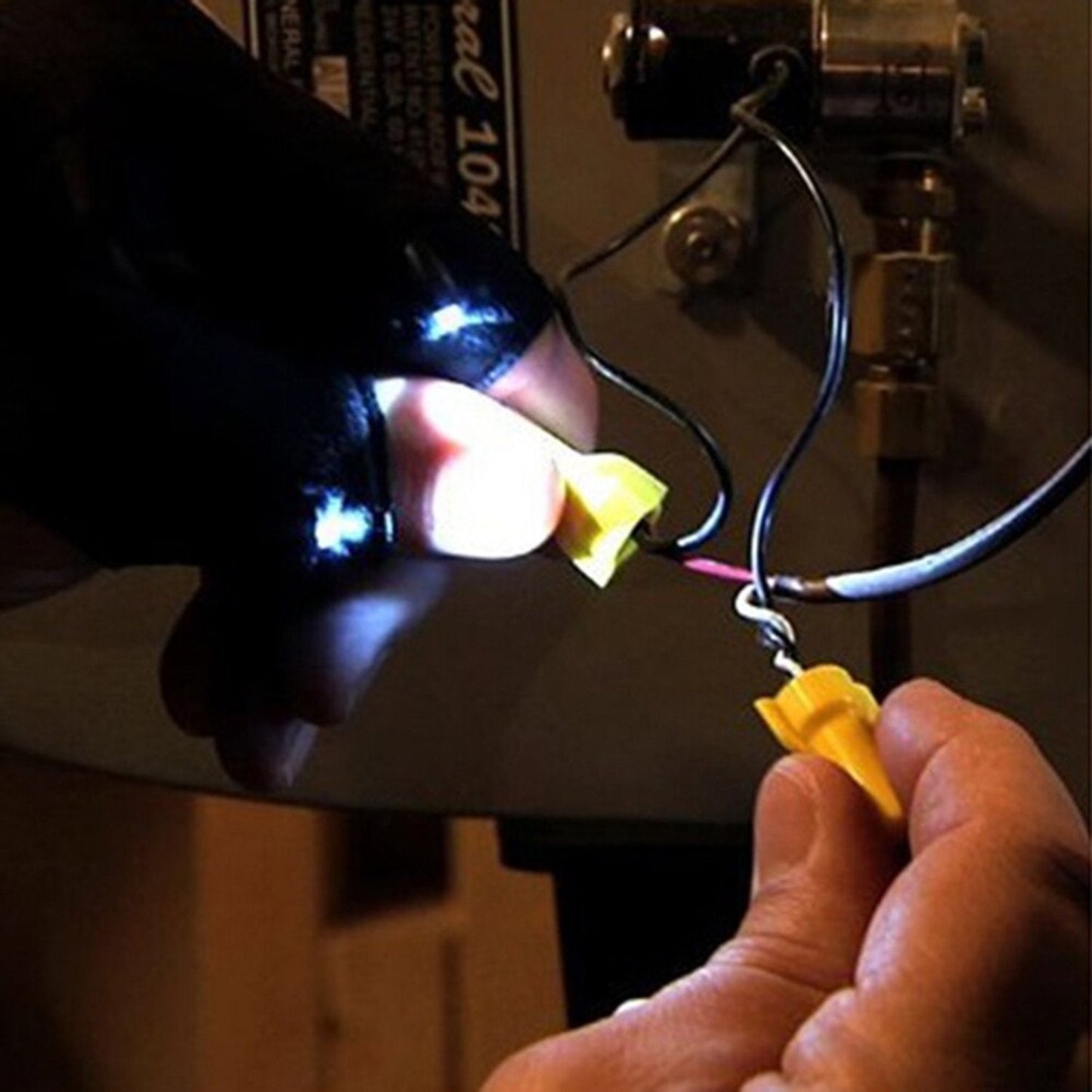 Rynx | Multifunctional Gloves with Flashlight