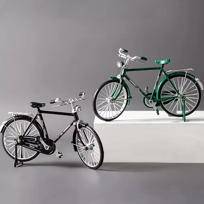 Rynx | Retro Bicycle Model Ornament