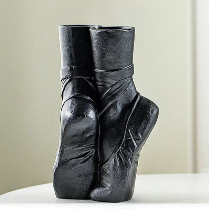 Rynx | Elegant ballet-inspired ceramic flower vase
