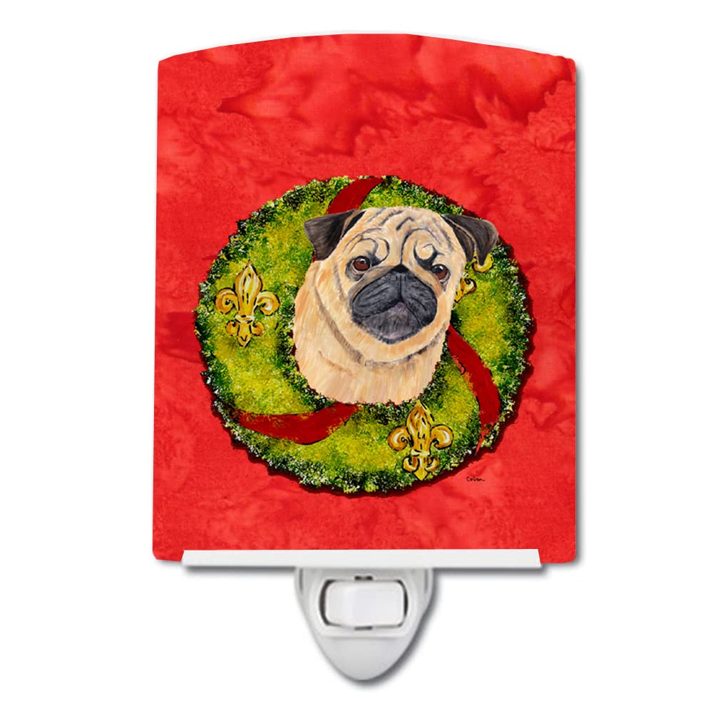 Rynx | Caroline's Treasures Pug Christmas Wreath Night Light, Ceramic, Wool-Certified, 6X4X3, Mult