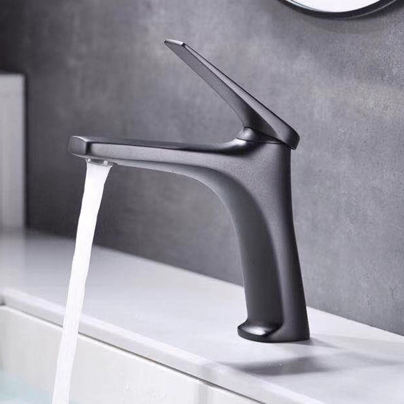 Rynx | Contemporary Copper Vessel Faucet Low Arc Vessel Faucet