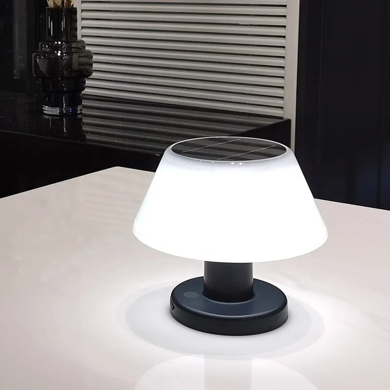 Rynx | Solar powered table lamp - Solara