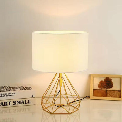 Rynx | Modern geometric wire table lamp