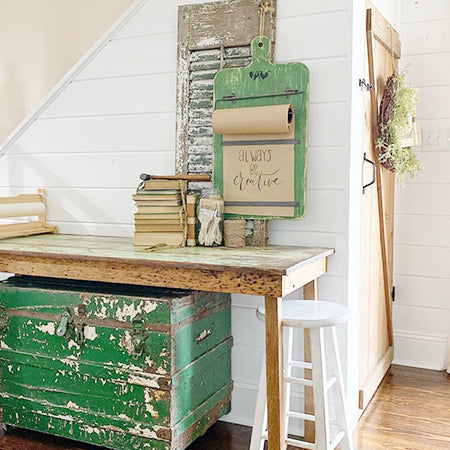 Rynx | Weathered green cutting board hanging note roll