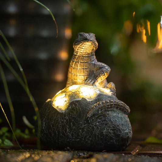 Rynx | Rezpuao Solar Garden Outdoor Statues Lizard With LED Light - Lawn Decor Lizard Statue For Patio, Balcony, Garden Ornament - Unique