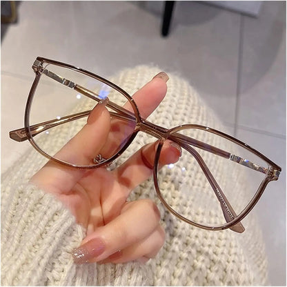 Rynx | Ultra-light Anti-Blue Light Reading Glasses for Women