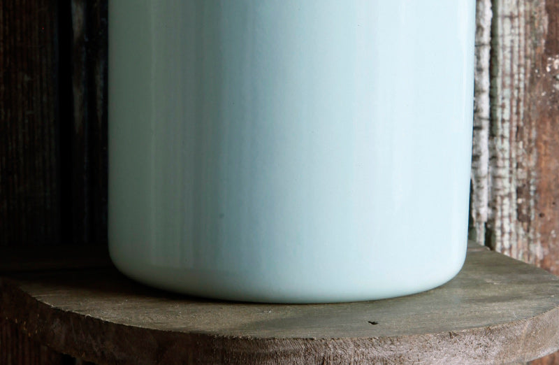 Rynx | Eggshell blue enamel container