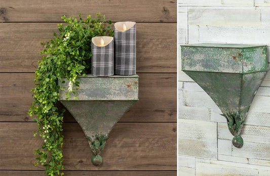 Rynx | Antique green cornice shelf