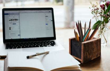 Rynx | Rustic wood pencil holder