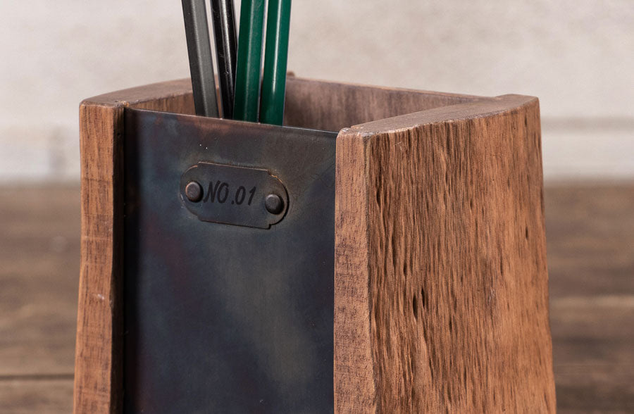 Rynx | Rustic wood pencil holder
