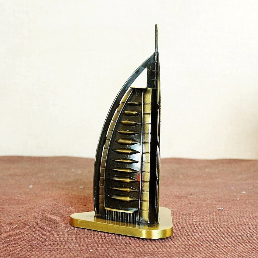 Rynx | FamousEmpire - Parisian figures made of miniature metal