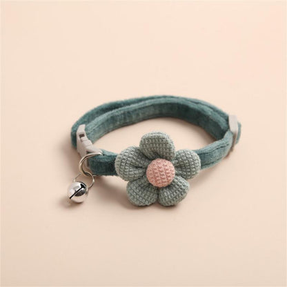 Rynx | Adjustable Cat Collar with Cute Flower and Bell