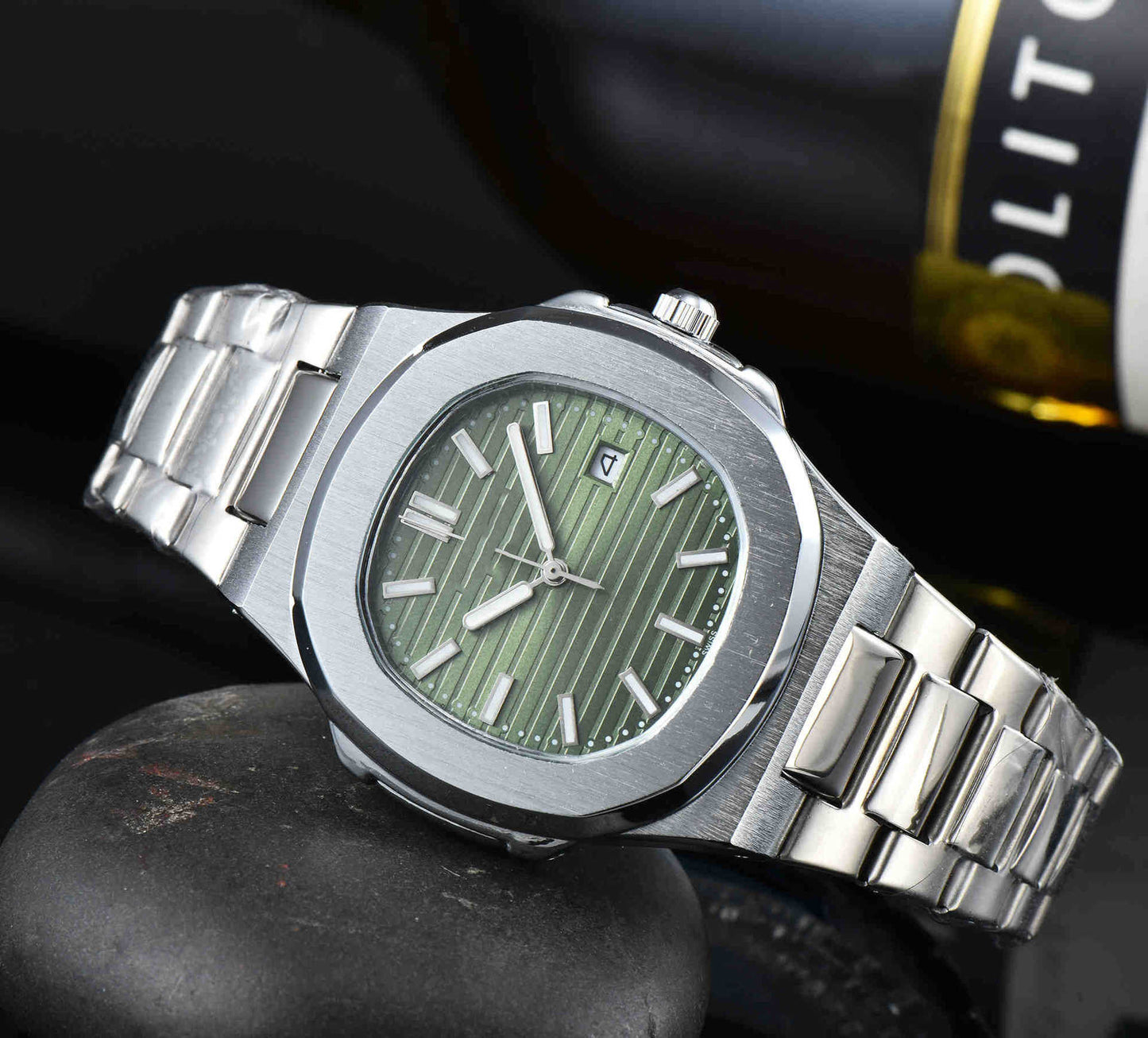 Rynx | Three-hand quartz seconds go date steel strap watch