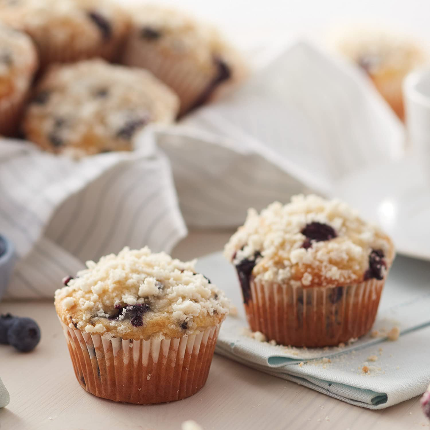 Rynx | Wilton Perfect Results Premium Non-Stick Bakeware Muffin Pan & Cupcake Pan, 12-Cup, Steel