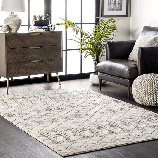 Rynx | nuLOOM Kenzie Geometric Diamond Rug, 4' x 6', Off-white