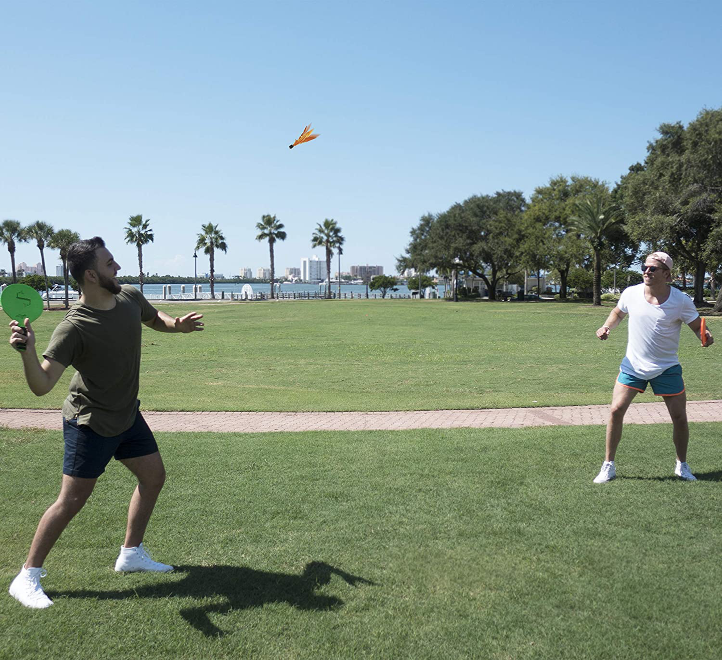 Rynx | Jazzminton Paddle Ball Game with Carrying Case - Indoor Outdoor Toy - Play on the Beach, Lawn or Backyard - 2 Wooden Rackets - 4 Shuttlecocks - 1 Ball