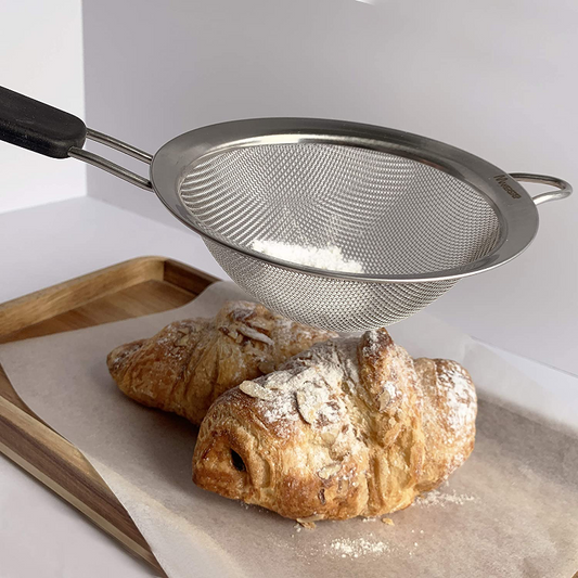 Rynx | Makerstep Set of 3 Stainless Steel Fine Mesh Strainers. Graduated Sizes 3.38", 5.5", 7.87" Strainer Wire Sieve Sifter with Insulated Handle for Kitchen Tools Gadgets