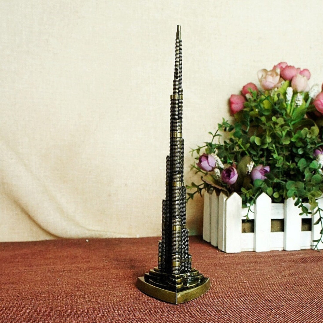 Rynx | FamousEmpire - Parisian figures made of miniature metal